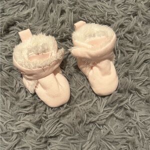 Carter’s Little Baby Basics Girl Pink Wrap Slipper Booties Size Newborn